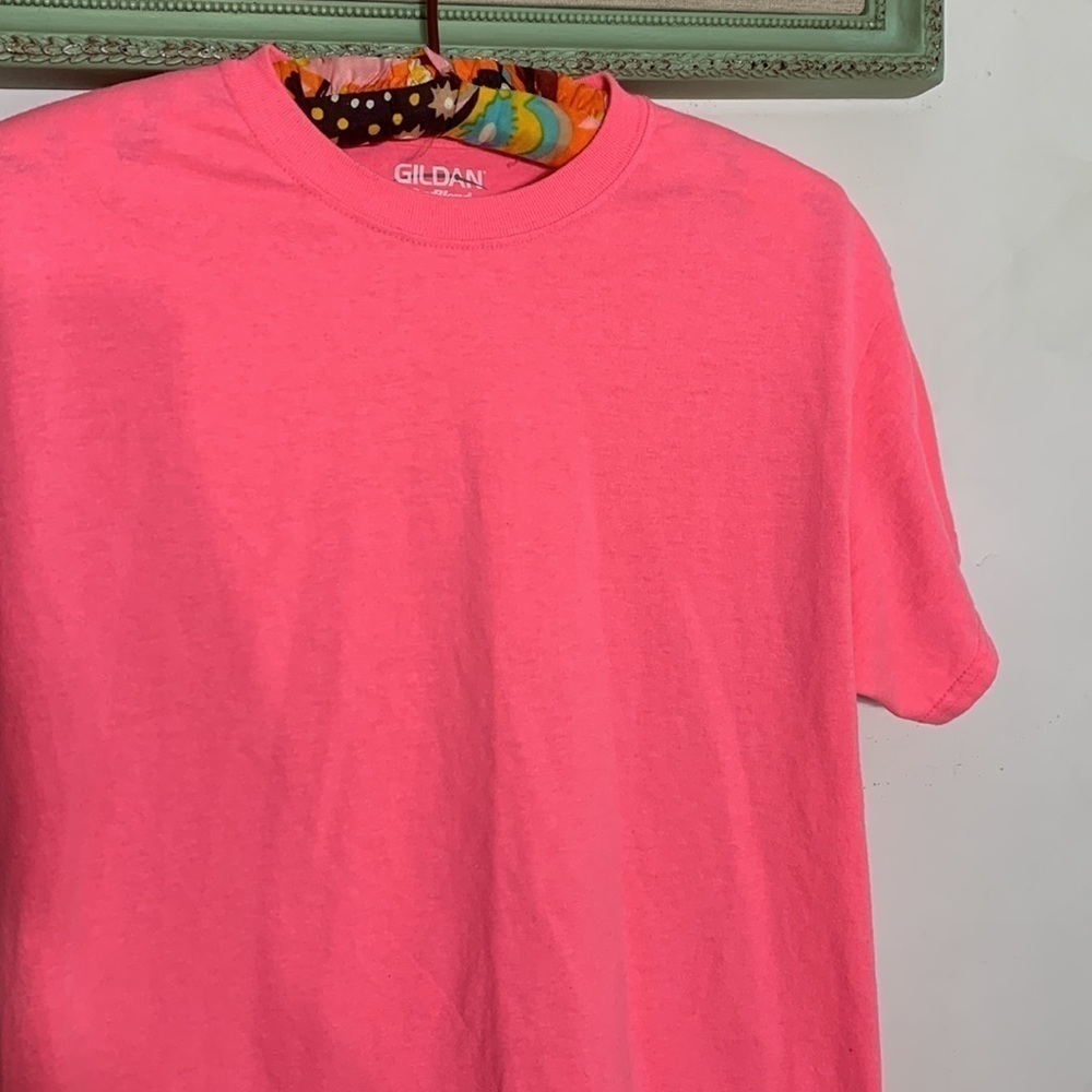 Gildan cotton hot pink Barbie short sleeve crewneck T-shirt blank medium - Picture 2 of 4